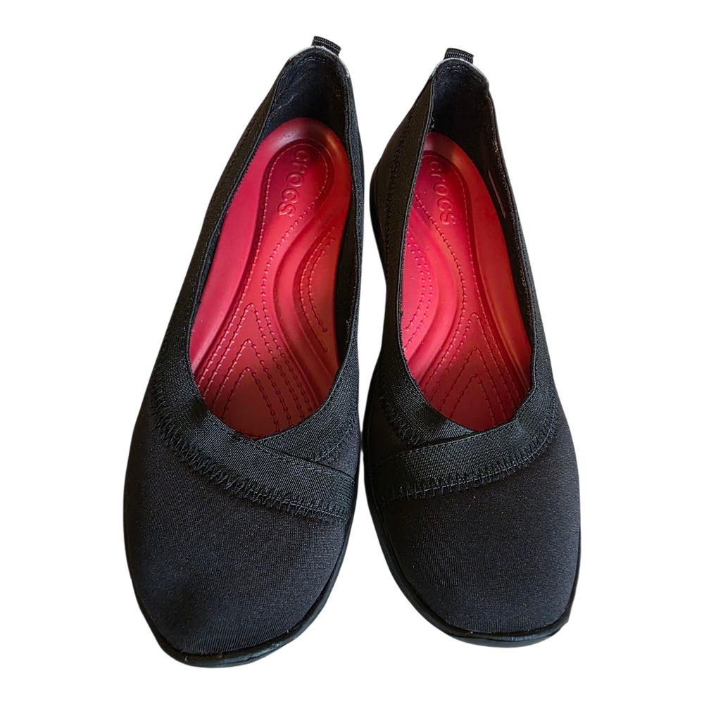Crocs Womens Black Ballet Flats with Rounded Toe and Slip-On Style Size 6